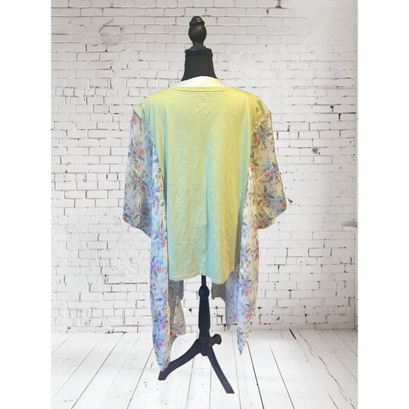 Boho Upcycled Floral Tshirt Poncho One Size - Picture 2 of 3